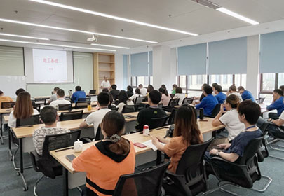 在工作中不斷學習，在學習中不斷進步
